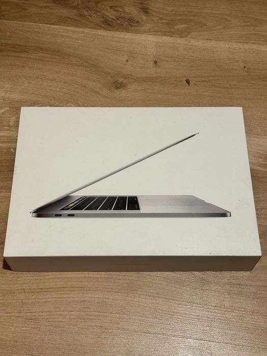 Pudełko od macbook  pro 15 cali
