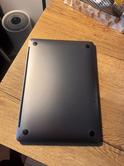 Macbook Pro M1 2020 13” Stan idealny 16GB / 256 GB Bateria 93%