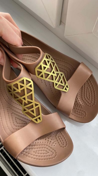 Crocs sandały serena embellish W6 36/37