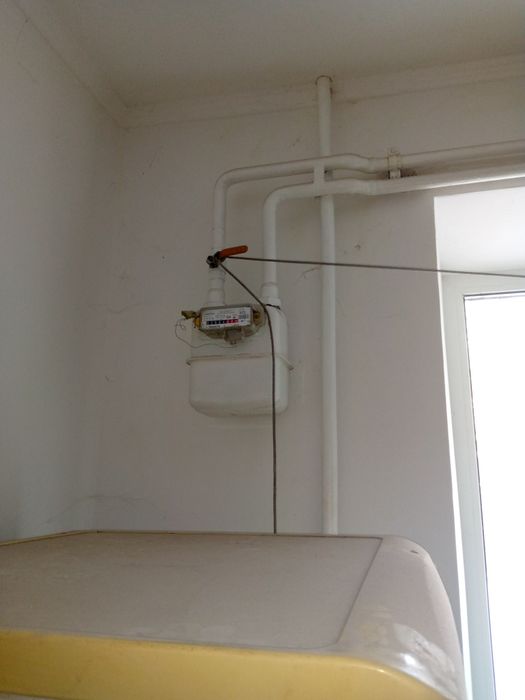 Продам 2-х комнатную квартиру на ДНЕПРОСТРОЕ ,улица Цветов! Н.К.