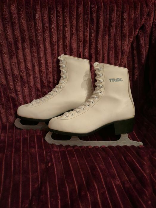 Białe łyżwy figuratywne TREX – Rozmiar 35