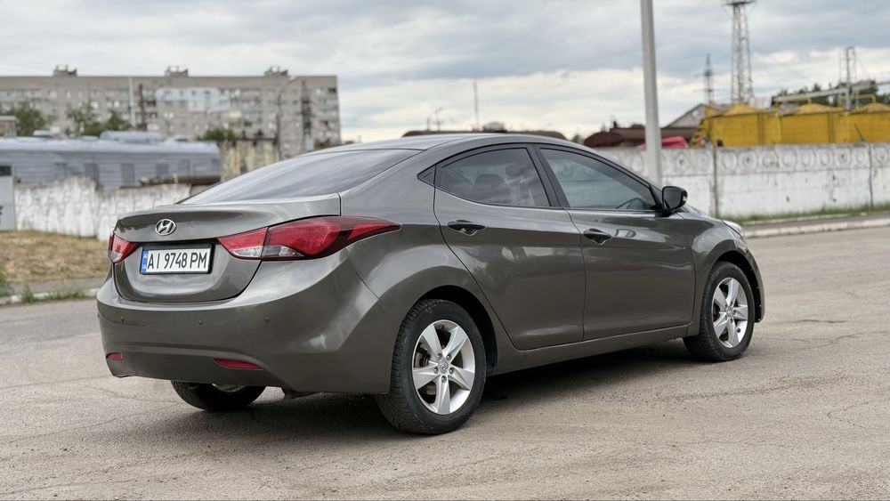 Huyndai elantra 2012, 1.8 газ/бенз