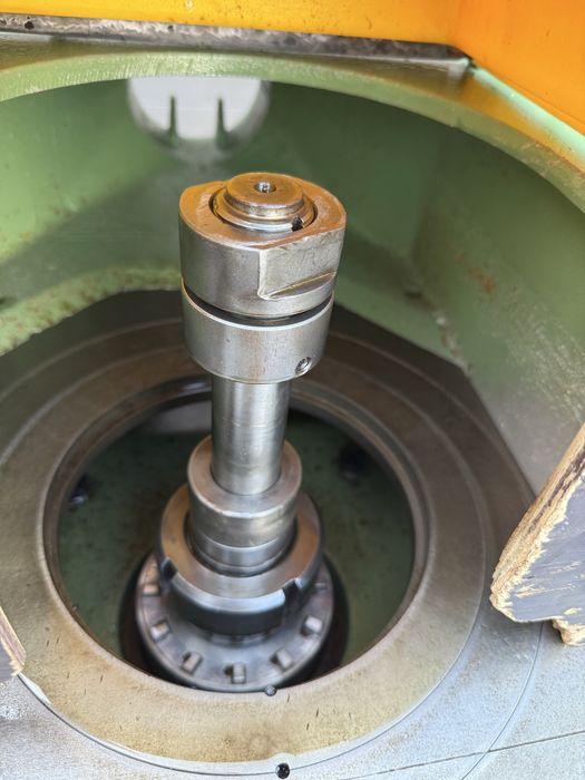 Фрезерний верстат Maka