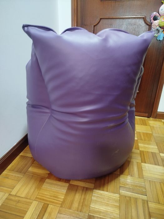 Puff cor roxa bom estado