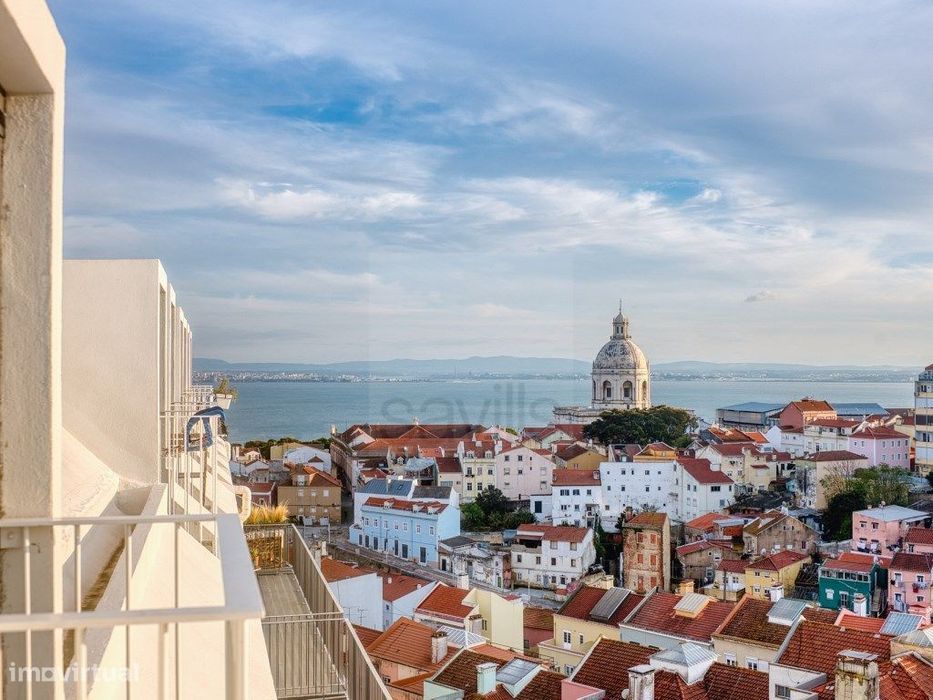 Penthouse T3 com vista rio, na Graça, em Lisboa