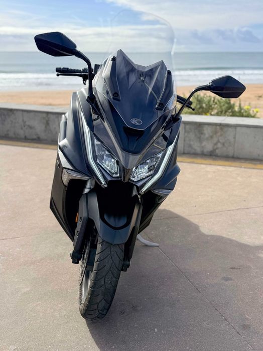 Maxiscooter KYMCO AK550