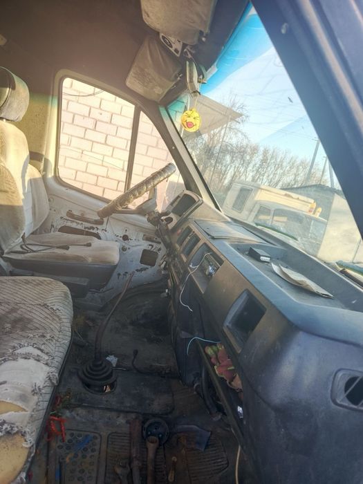 Газель в розборі і багато запчастин