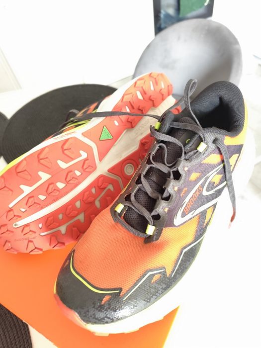 Brooks Caldera 7