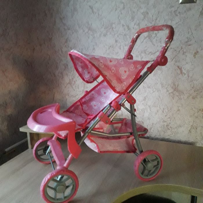 Коляска детская, игрушка.