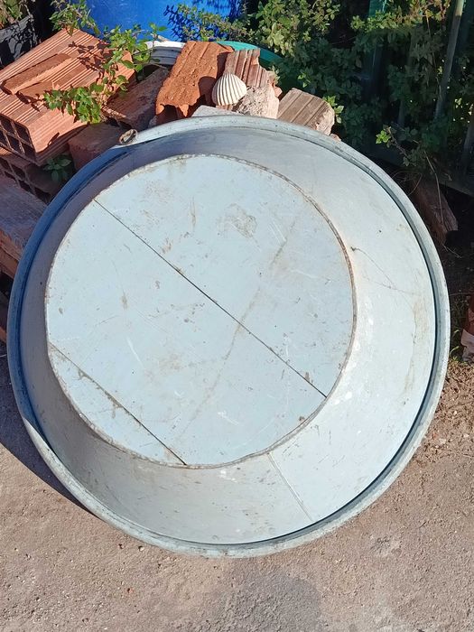 Alguidar grande bacia banheira antiga em chapa zinco latão