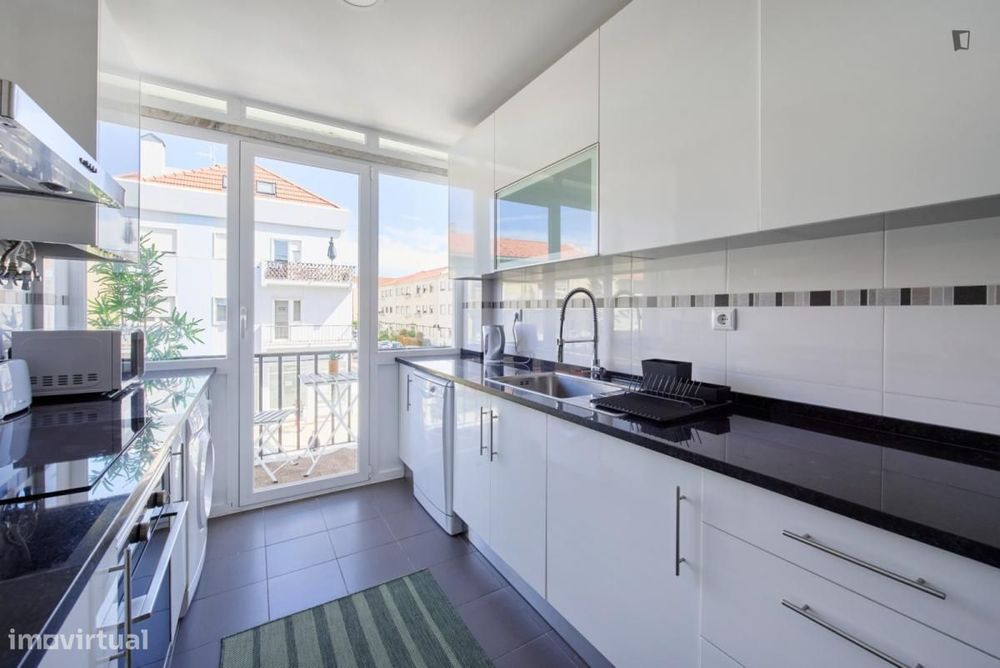 Quarto - localizado em Alvalade Lisbon