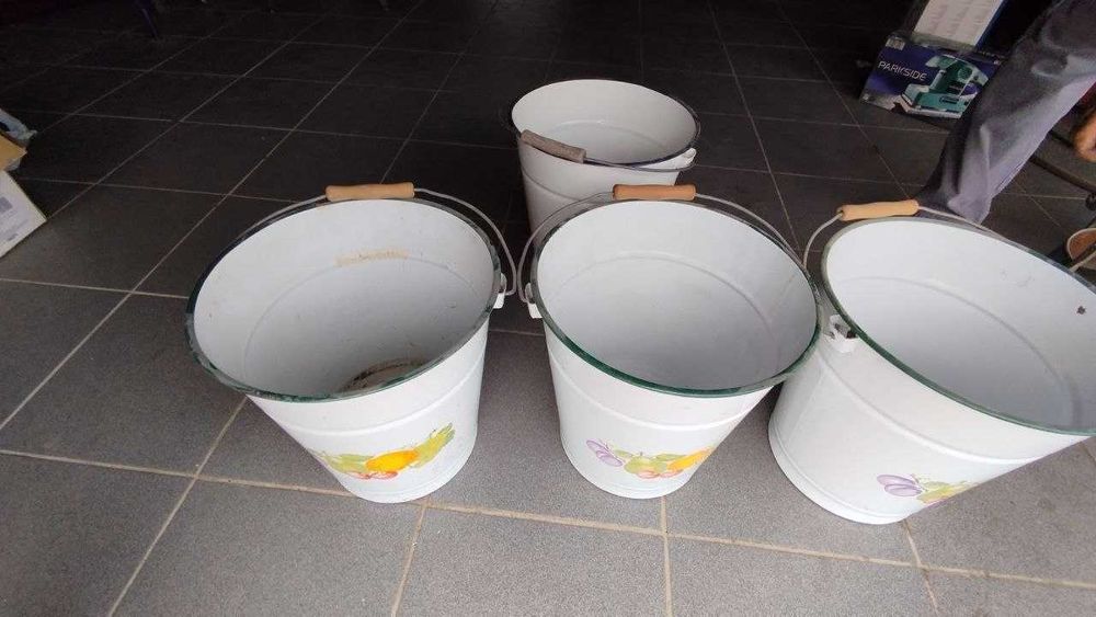 Baldes em Esmalte para Coleção/Decoração