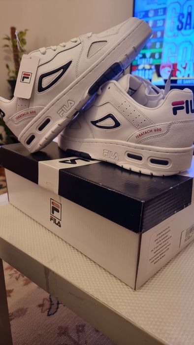 Sapatilhas Fila Brancas, Novas por estear! "ORIGINAIS"
