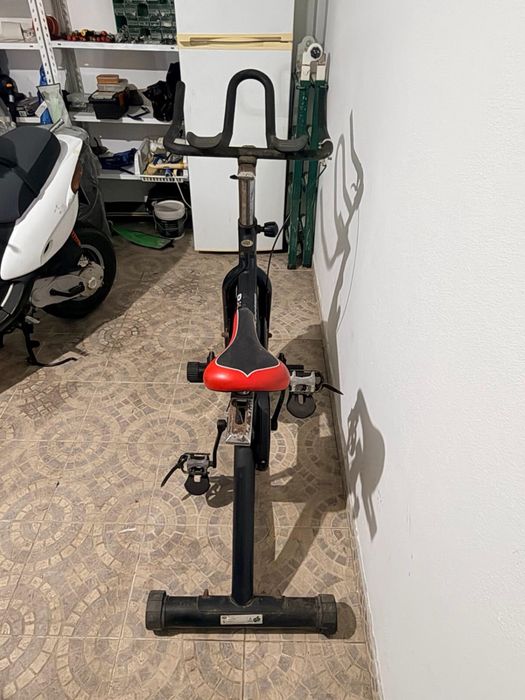 Bicicleta de spinning Rössler – a funcionar