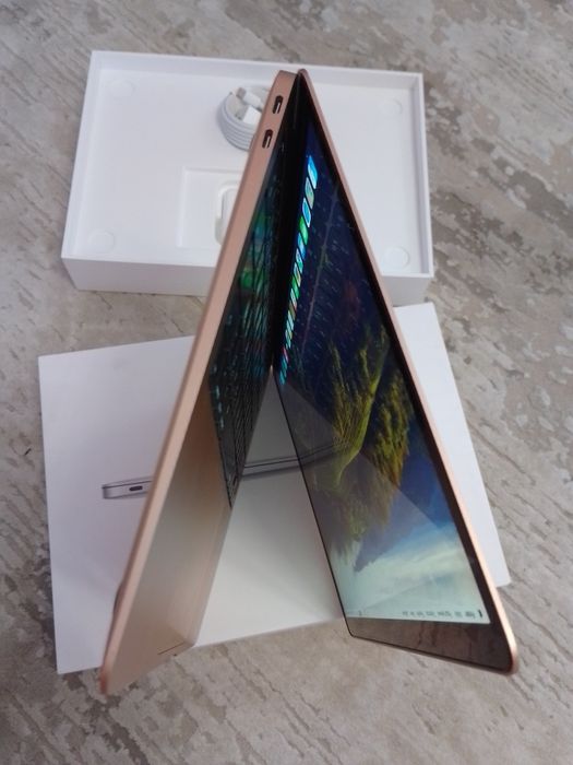 Макбук air 13 Gold