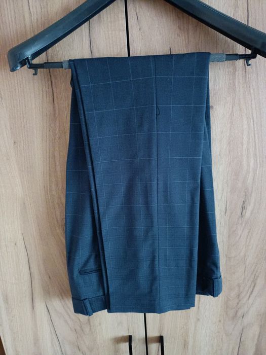 Garnitur męski granatowy w kratę