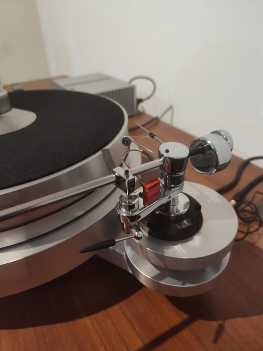 Gira discos Acoustic Signature Hi End