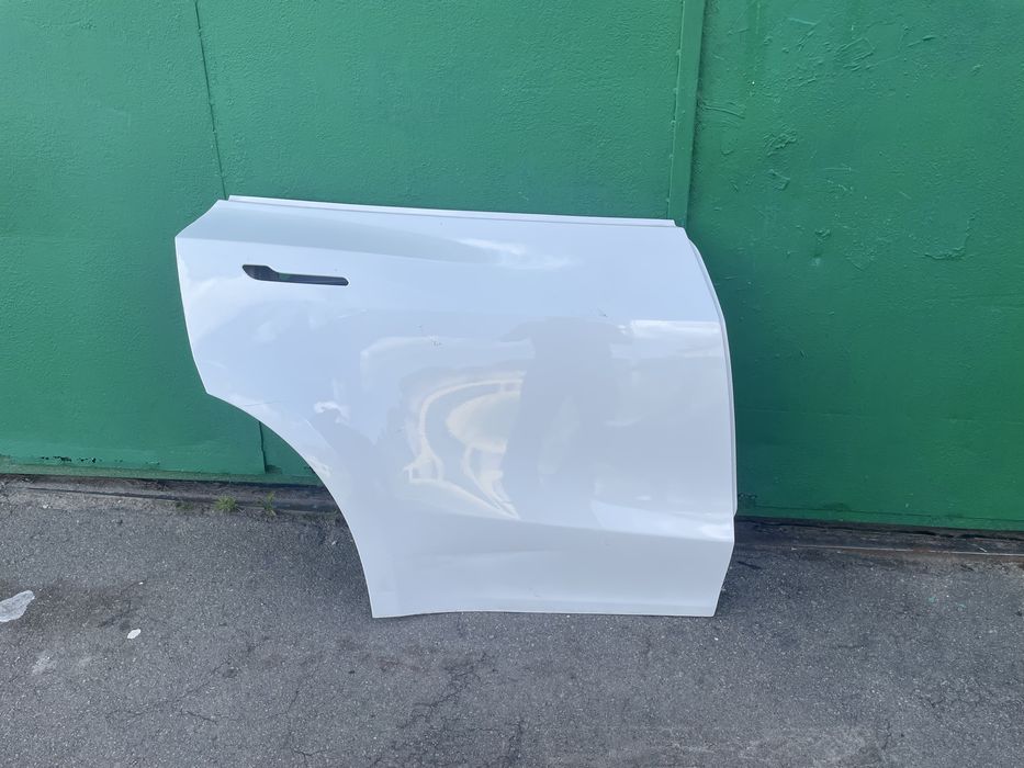 Двері праві тесла Y MY Tesla model y