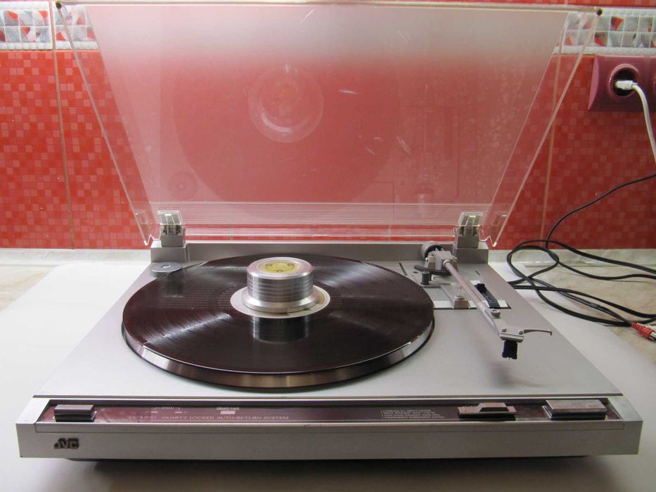 Проигрыватель от «Victor» JVC QL- A200 HI-FI *Direct-Drive + ПАСПОРТ