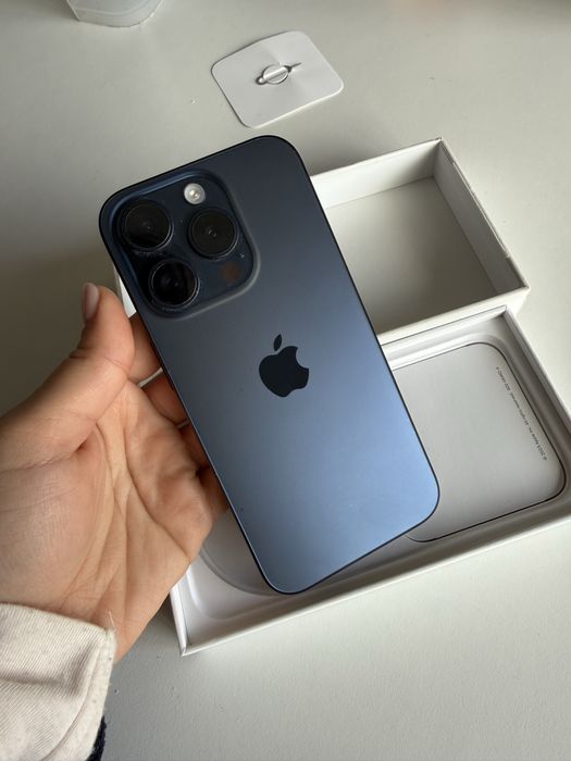 Iphone 15 pro azul titânio