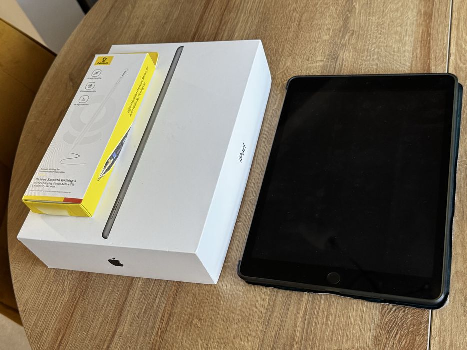 Apple iPad 7. generacji 32 GB Space Gray + rysik Baseus Smooth Writing 3