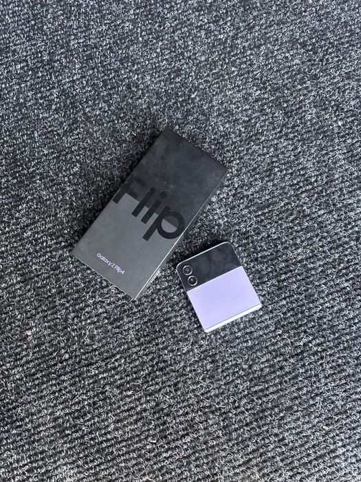 Galaxy Z Flip4 ainda com garantia