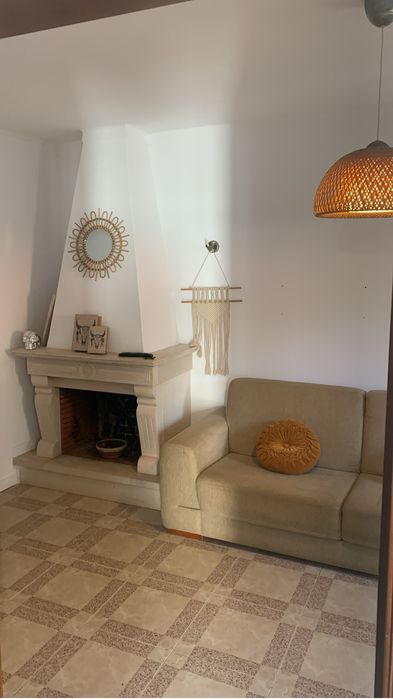 Alugo quarto - casa partilhada