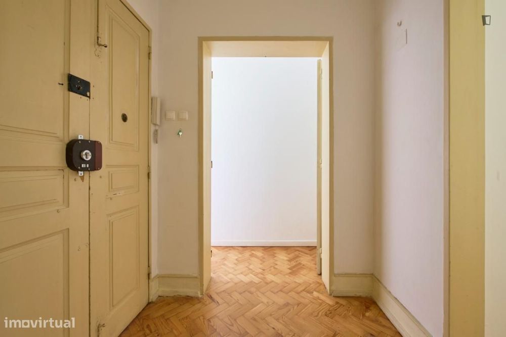 Quarto - localizado em Entrecampos Lisbon