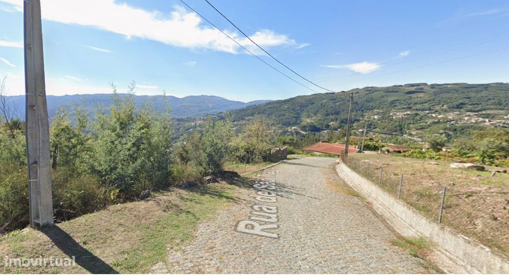 Lote de Terreno com Licença de Construção e Projeto Aprovado em Baião