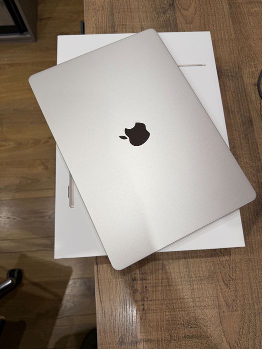 MacBook Air 15" M4 (GPU 10 rdzeni), RAM 16 GB, dysk 512 GB SSD, 70 W