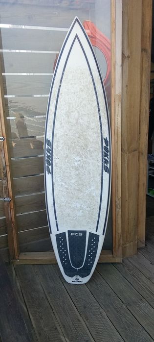 Surfboard Pukas Black Model