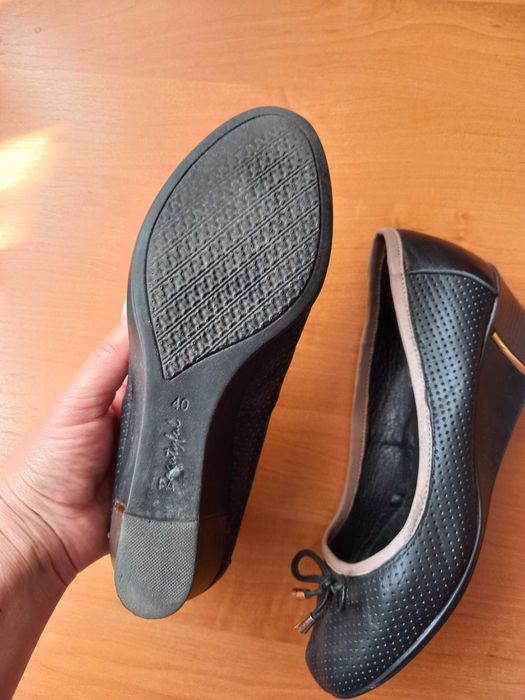 Черевики жіночі на широку ногу