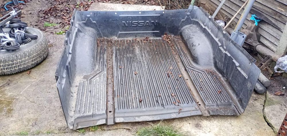 Вкладыш корыто коврик ванна в кузов багажник пикапа Nissan Navara D40
