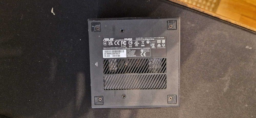 Mini PC Asus PN62