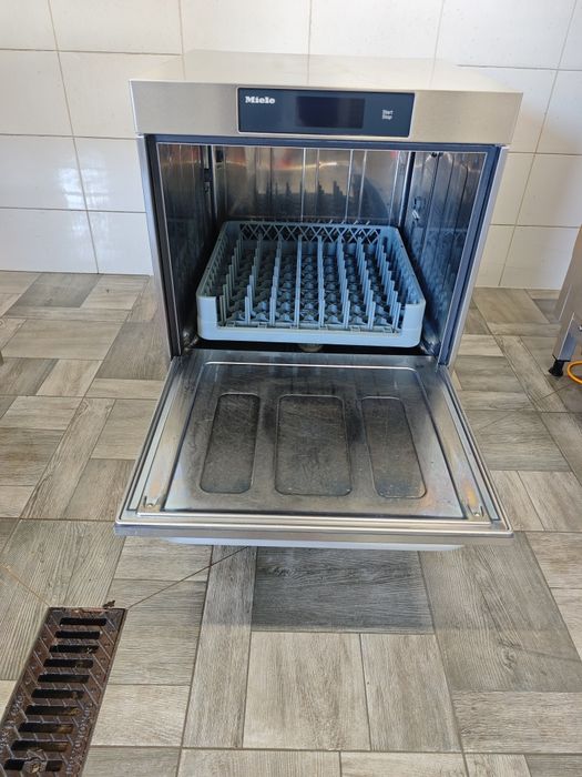 посудомийна машина професійна Miele PTD 703