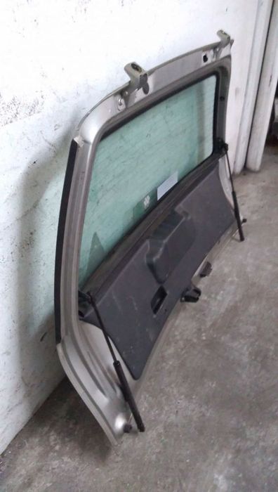 Tampa Da Mala Fiat Punto (176_)