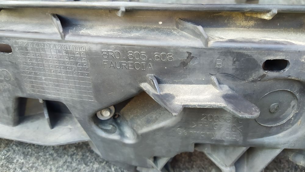 Ślizg uchwyt mocowanie reflektora prawy przód Audi Q5 8R 08-12 rok