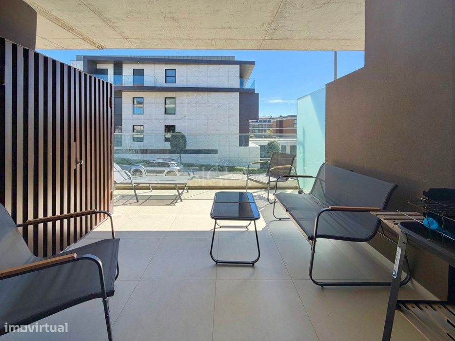 Apartamento T2, com vistas mar, a 50 metros da praia