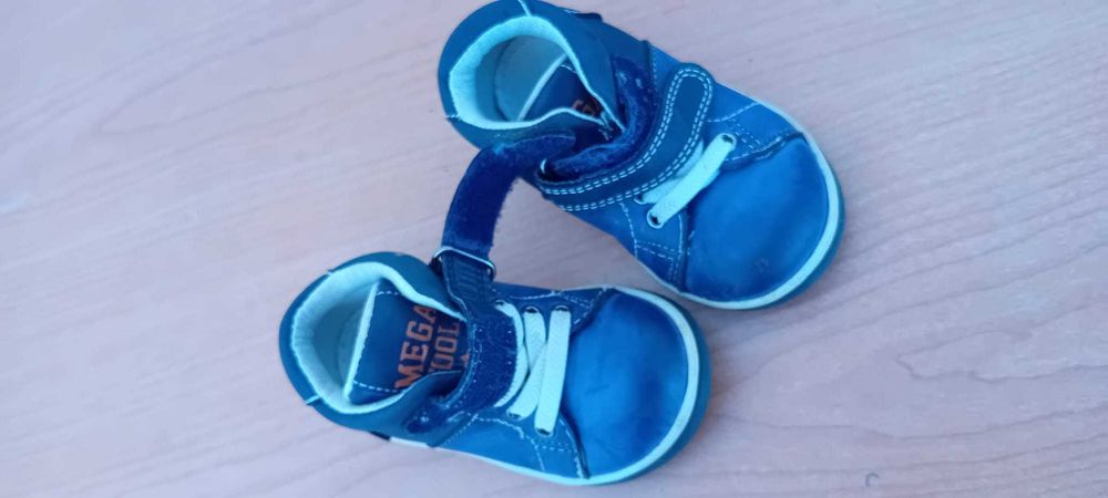 Sapatos Bebé tamanho 21