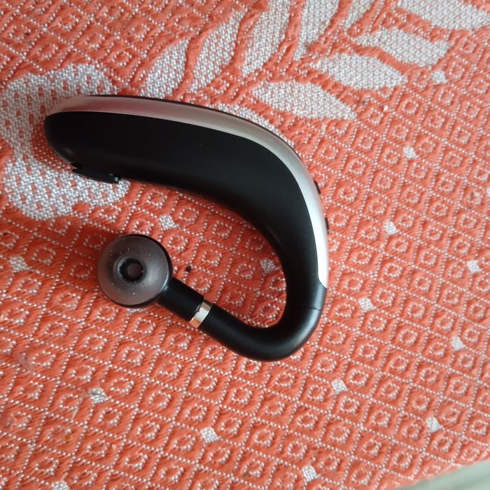 Безпровідний навушник новий