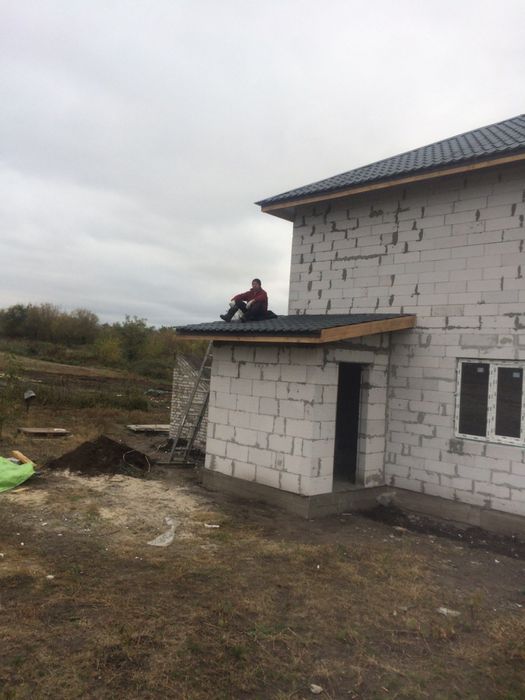 Виконую кирпичьну кладку кровля битоні роботи