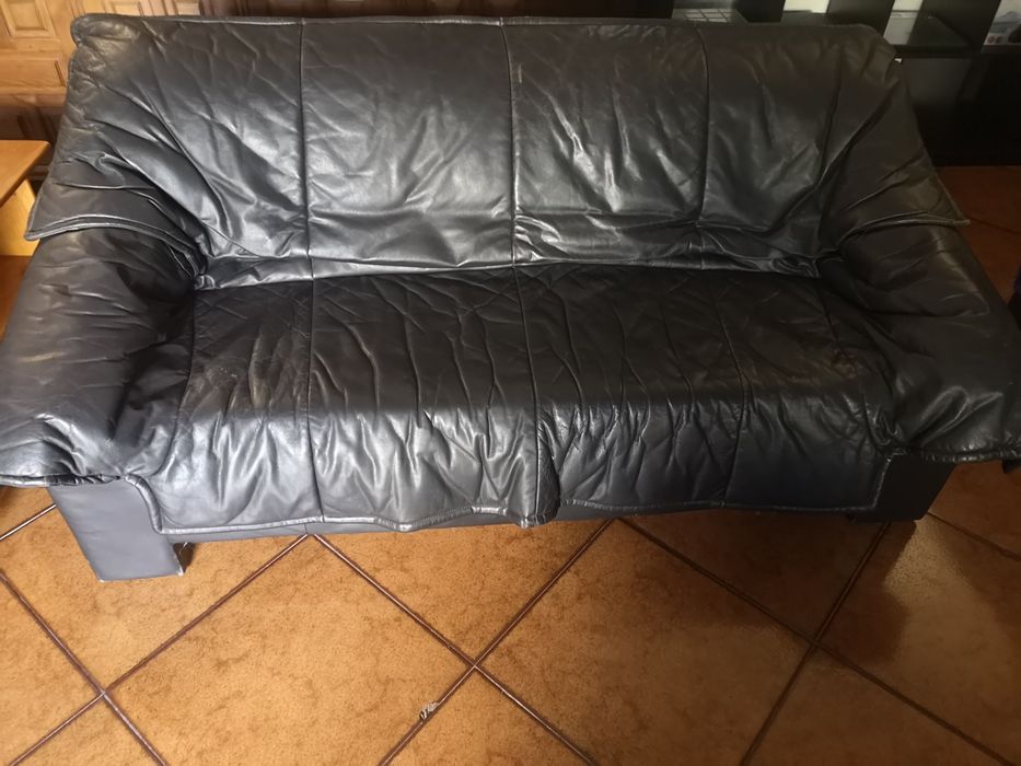 Sofá cabedal impecável
