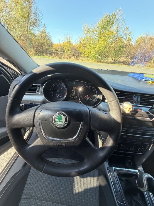 продаж авто Škoda SuperB