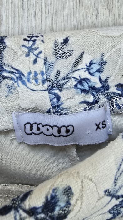 Spodnie w kwiaty na lato rozmiar XS damskie dziewczęce jak nowe