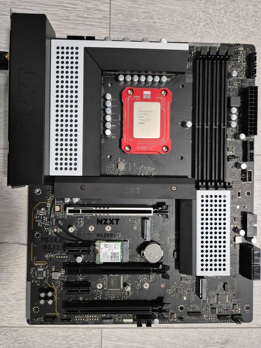 s1700 ігровий сет Intel Core i7-13700KF +NZXT Z690 DDR4 Wi-Fi. TradeIN