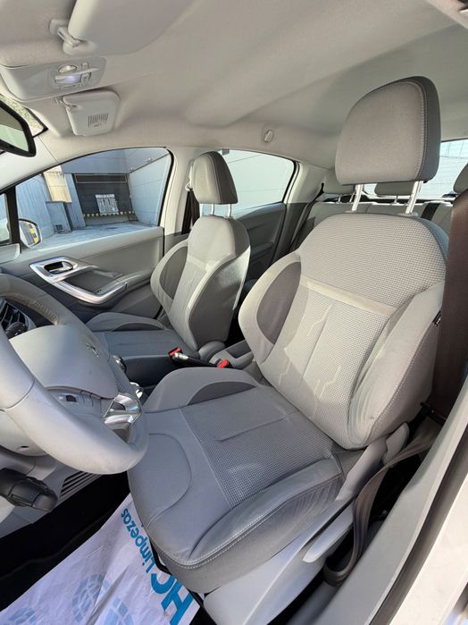 Peugeot 208 1.2vti