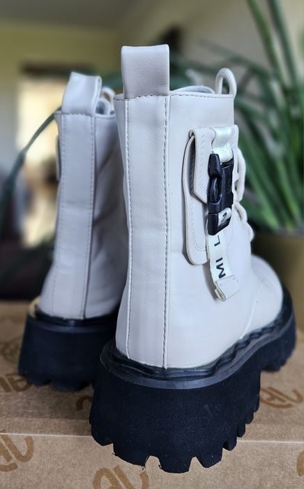 Осінні ботинки на дівчинку