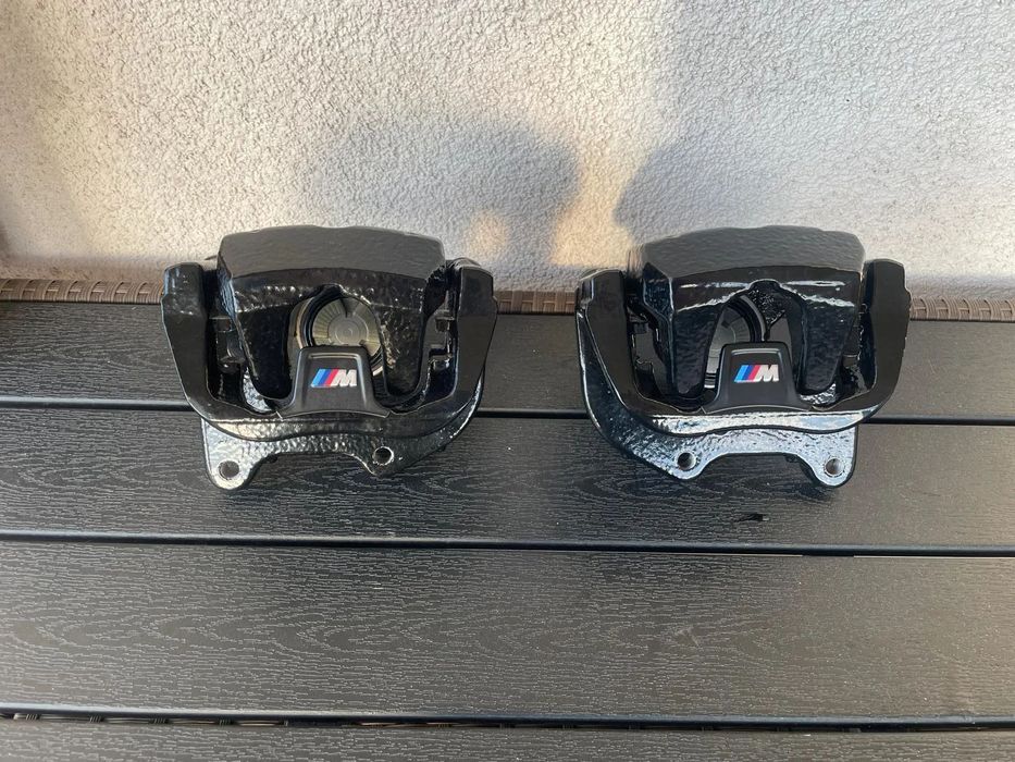 Bmw M5 F90 M8 F91 7 G12 zaciski tył czarne 398/380 44/28 Komplet NOWE!!!!