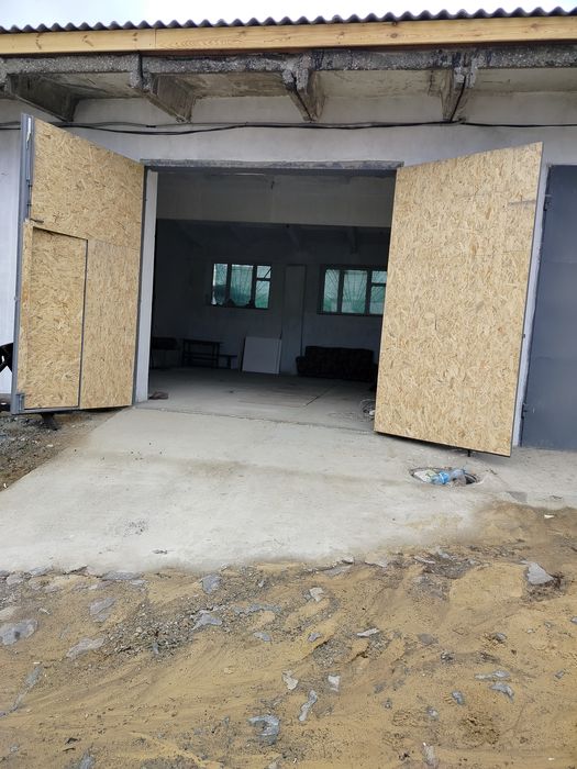 Здається приміщення