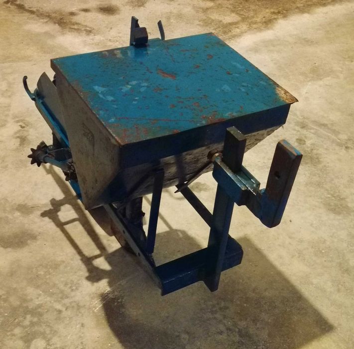 Semeador de milho para motocultivador